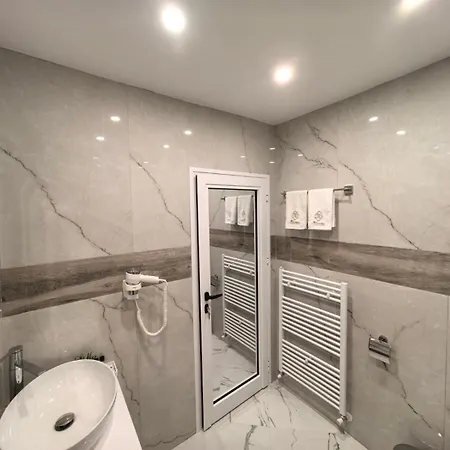 карина - אוגניאנובו