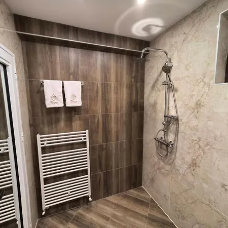 карина - בית הארחה אוגניאנובו