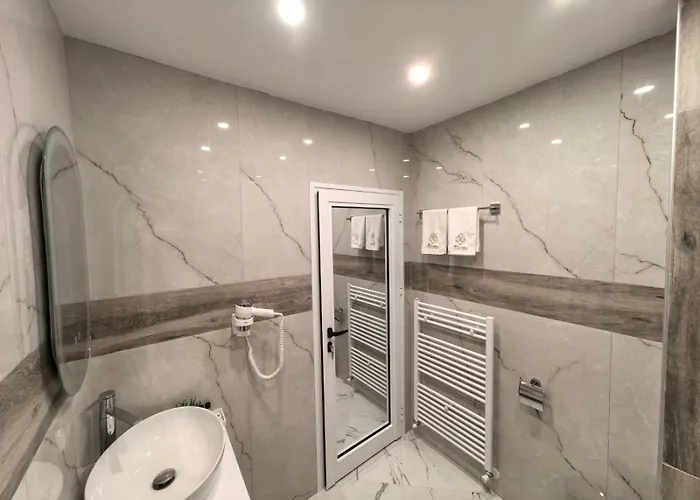 карина - أوجنيانوفو